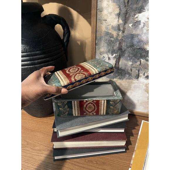 Vintage Ceramic Trinket Box with lid, Glazed Pottery, Burgundy, Green, Gold - Picture 7 of 9